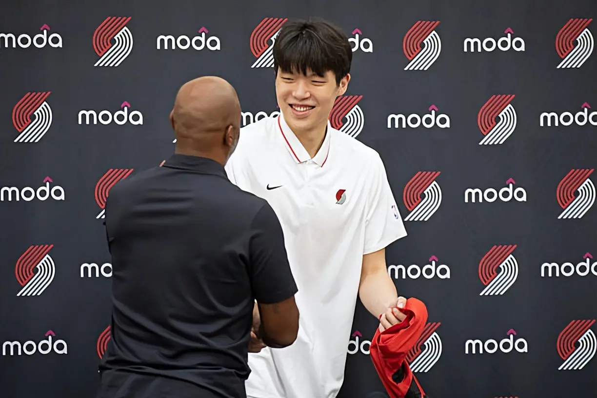 le, 员不同的特, 他已经展现 le, 员不同的特, 他已经展现