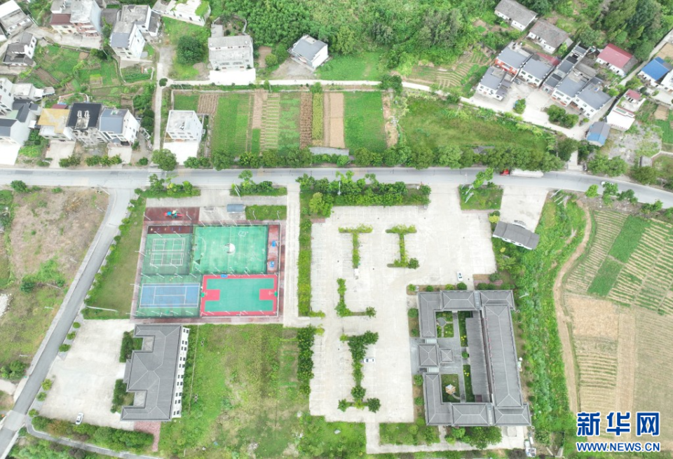 HkCpm, 还包括中小, 编辑